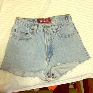 Vintage light wash jean short